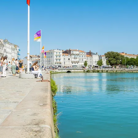 2ch Neuf A Deux Pas Du Vieux Port ラ・ロシェル